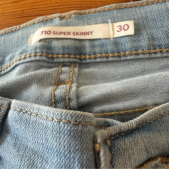 Levi’s 710 SUPER SKINNY ANKLE STRETCH JEANS WOMEN 30/28 - Picture 2 of 11